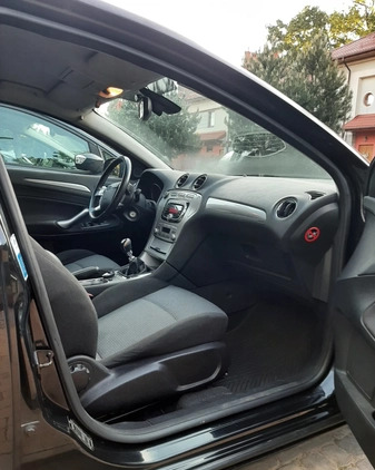 Ford Mondeo cena 18700 przebieg: 206000, rok produkcji 2008 z Kobyłka małe 106
